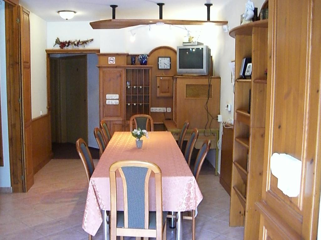 Napfuerdo Vendeghaz Hotel Mezőkövesd Екстериор снимка