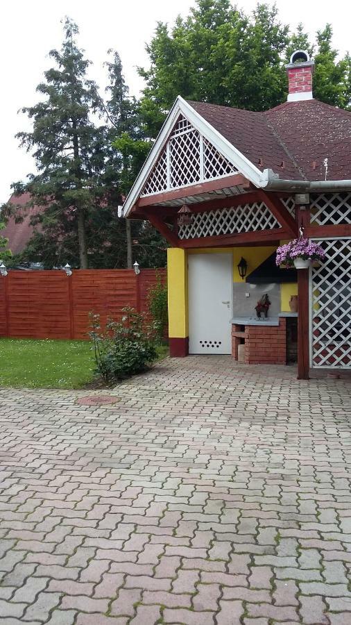 Napfuerdo Vendeghaz Hotel Mezőkövesd Екстериор снимка